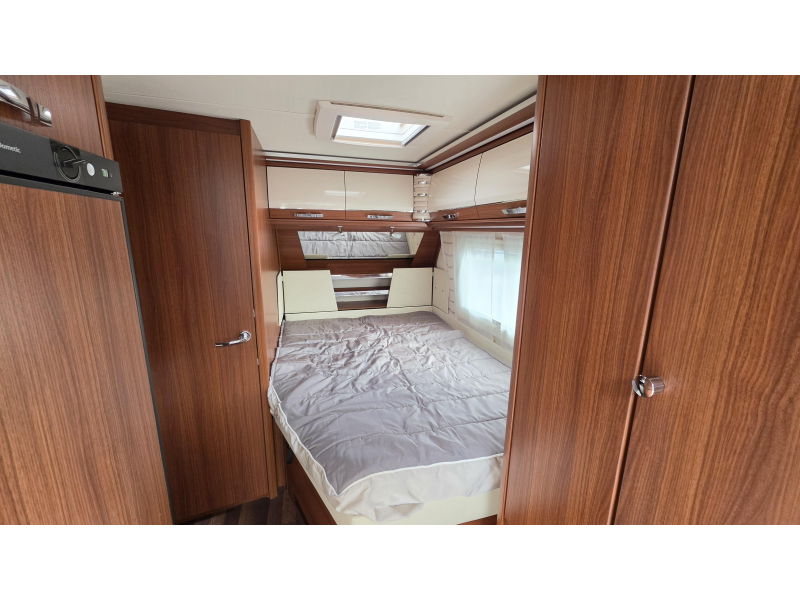 Tabbert Puccini 480 TD leveller systeem mover  foto: 5