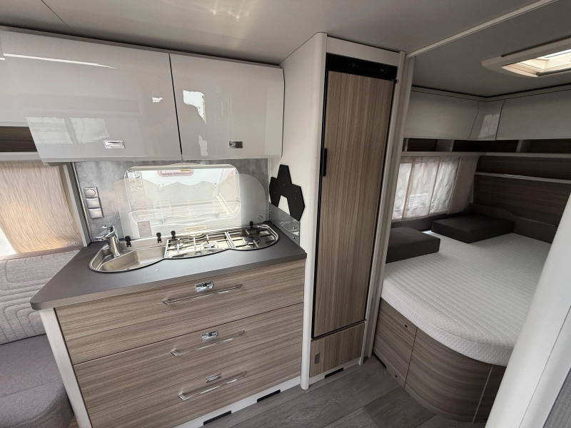 Bürstner Averso 490 TS FRANSBED RONDZIT LUIFEL  foto: 18