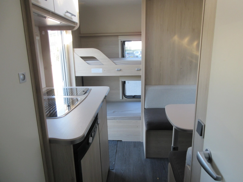 Caravelair Alba Family 426 MET DOREMA VOORTENT 