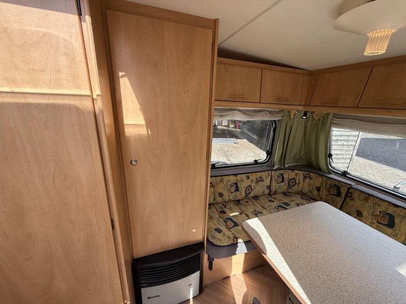 Bürstner Ventana Avantgarde 480 TK STAPELBE RONDZIT 5/6PERS  foto: 12