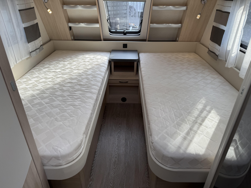 Hobby De Luxe Edition 495 UL 2 BEDDEN MOVER LUIFEL TOP  foto: 6