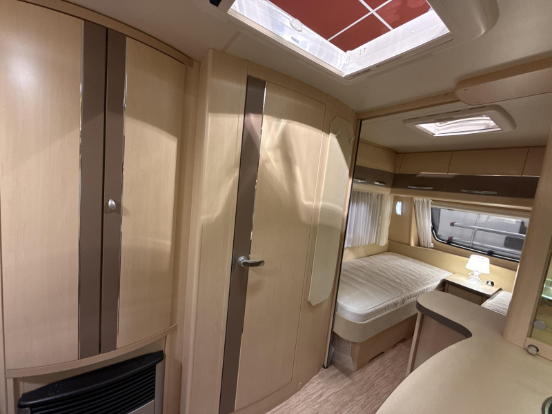 Hobby La Vita Bionda 495 UL 2 BEDDEN MOVER LUIFEL TOP  foto: 16