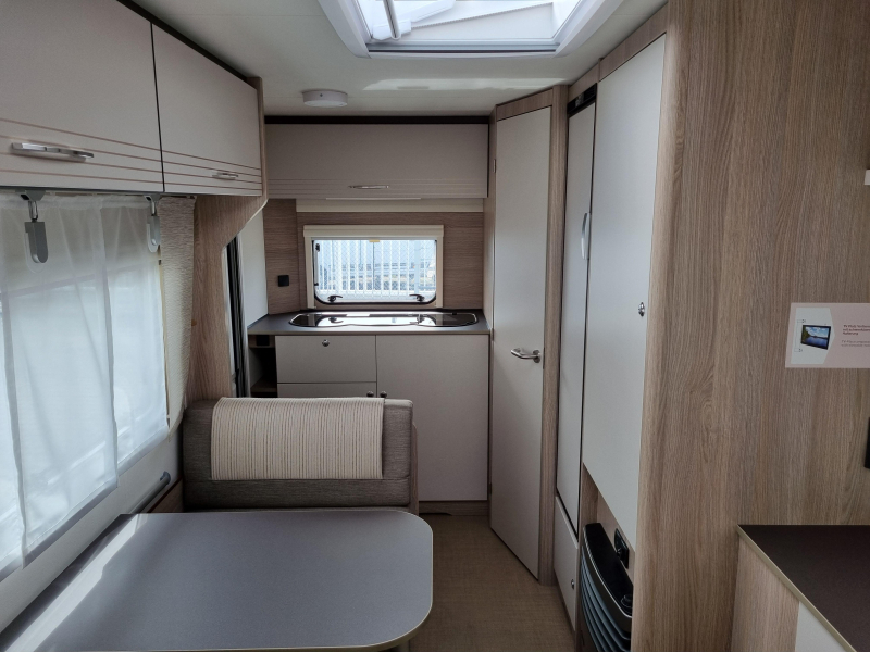 Bürstner Premio Life 425 TS € 1.250,= Acc. voordeel! 