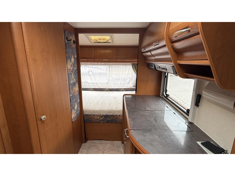 Hobby Excellent 470 UF dwars bed rondzit toilet  foto: 2