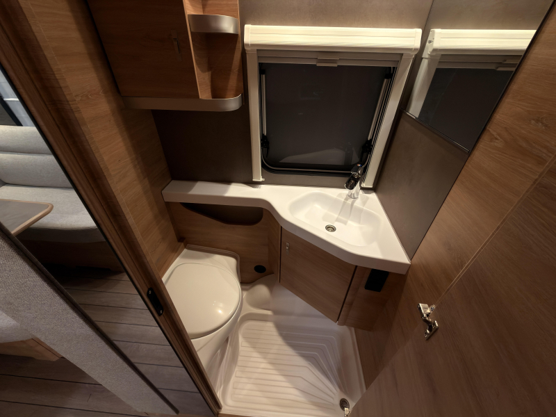 Knaus Sudwind Black Selection 460 EU +vloerverwarming+HCR matr  foto: 12