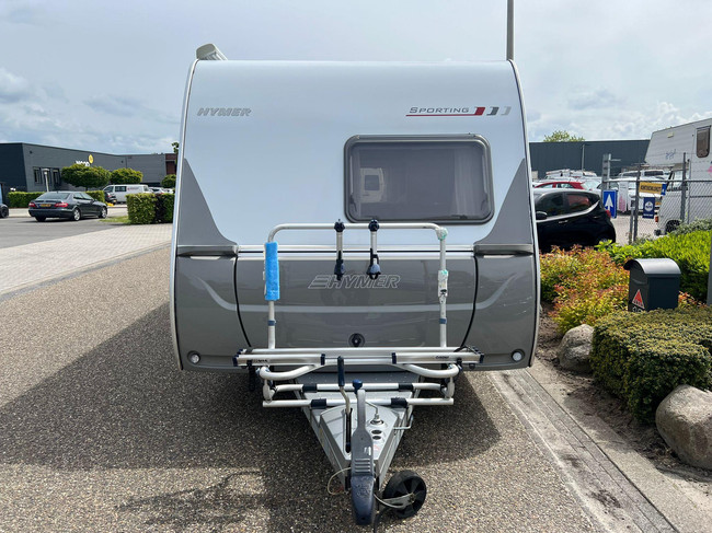 Hymer Sporting 465 | Volautomatische Mover | ZGAN Voortent | Lattenbodem | Ombouwbare Rondzit | Luifel | Fransbed | Fietsenrek