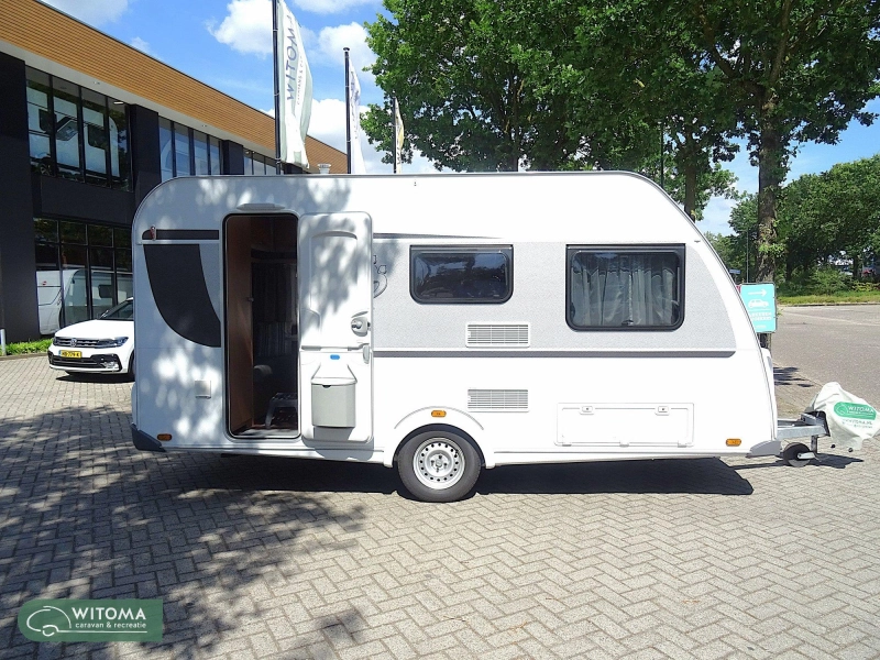 Knaus Sport 420 QD voortent luifel  foto: 15
