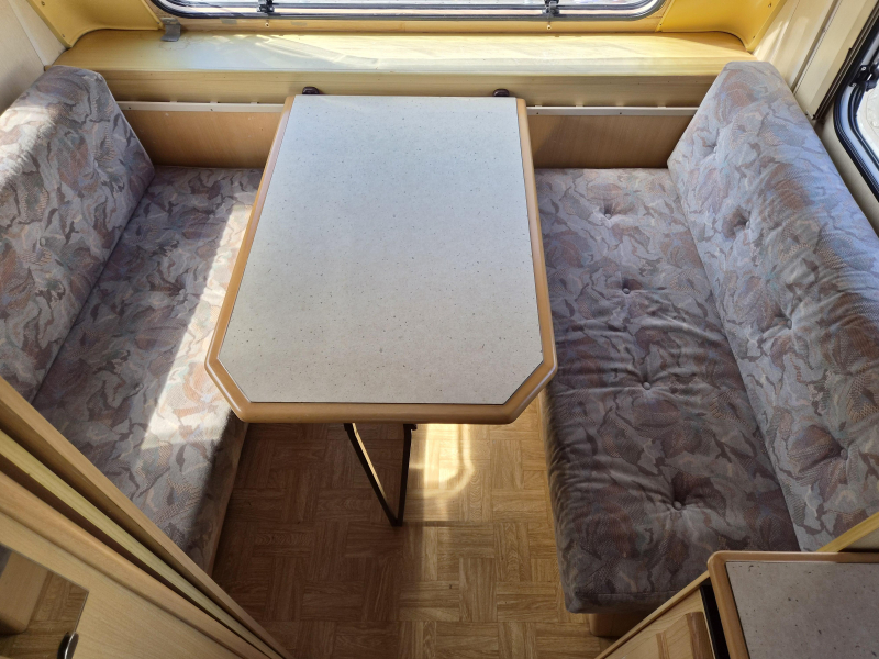 LMC Luxus 490 P Voortent - Klap bovenbed  foto: 11