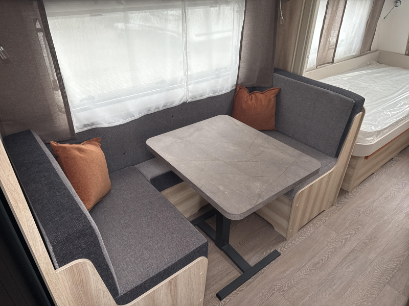 Hobby De Luxe 460 SL Model 2027  foto: 6