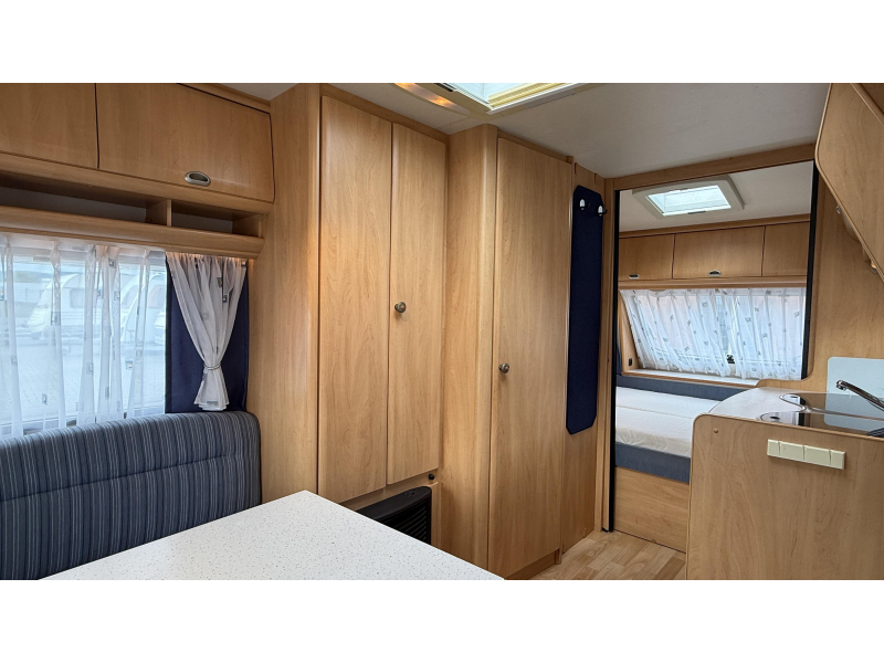 Hobby De luxe Easy 450 UF dwars bed rondzit toilet  foto: 3