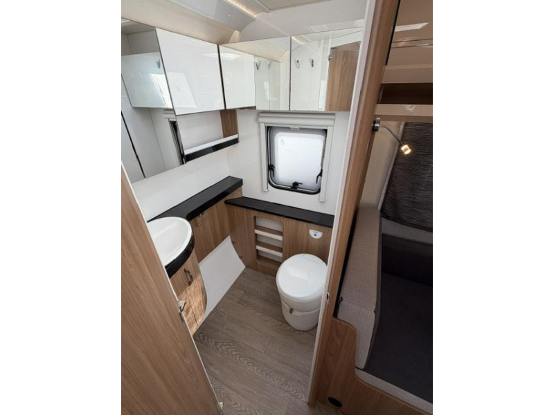 Hobby Excellent 460 SL Incl. Mover en Luifel  foto: 21