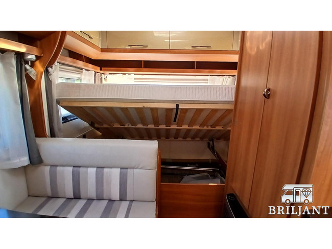 Hobby On tour 470 caravan.. stapelbedden/dwarsbed foto: 10