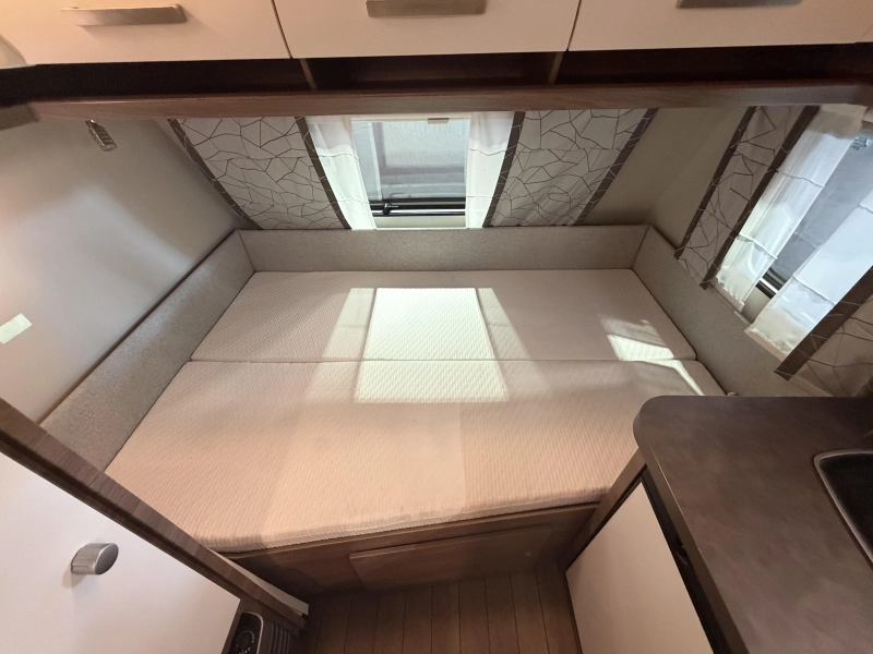 Knaus Sport 400 QD mover / voortent  foto: 12