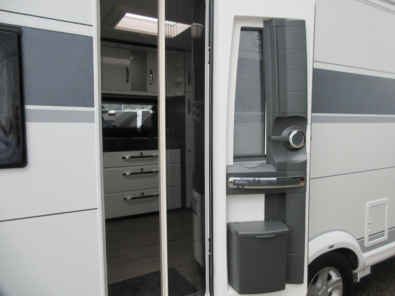 Hobby Prestige 560 UL RONDZIT HOGE KOELKAST  foto: 17