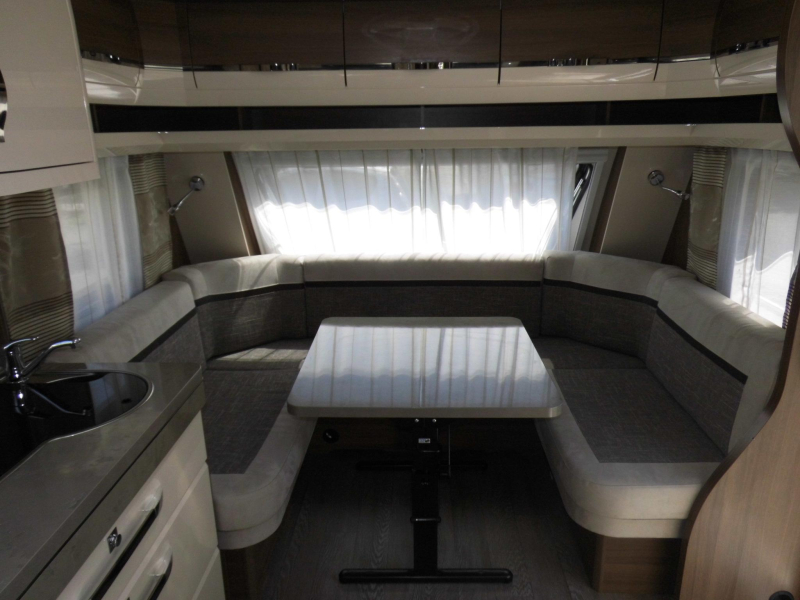 Hobby Prestige 560 WLU Mover en cassetteluifel! 