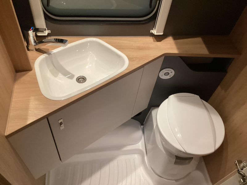 Knaus Sport 420 QD dwarsbed  foto: 12