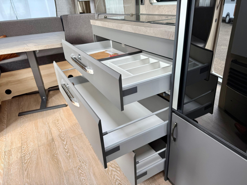 Hobby De Luxe 460 UFE Frans bed & rondzit!  foto: 22