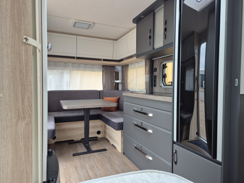 Hobby De Luxe 460 UFE  foto: 7