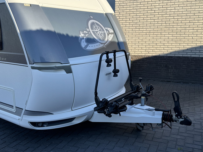 Hobby De Luxe 490 KMF met STAPELBED **6 Slaapplaatsen/Mover/1e eigenaar//Lichtmetalen velgen black/2x zonnepaneel/Autark/Nette caravan foto: 5