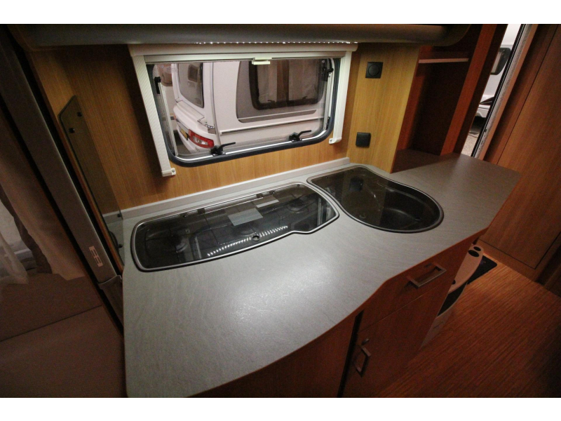 Knaus Sport Special 420 QD Voortent, Fietsenrek, LMV  foto: 9