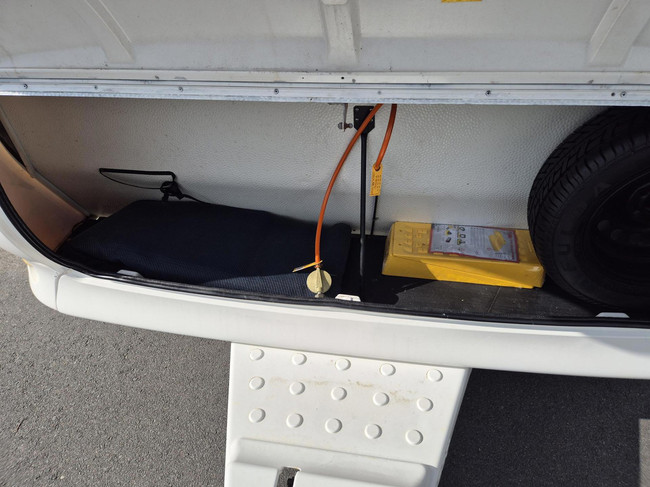 Hobby PRESTIGE 560 Kingsize Bed + Voortent Nw type 2e eig. foto: 6