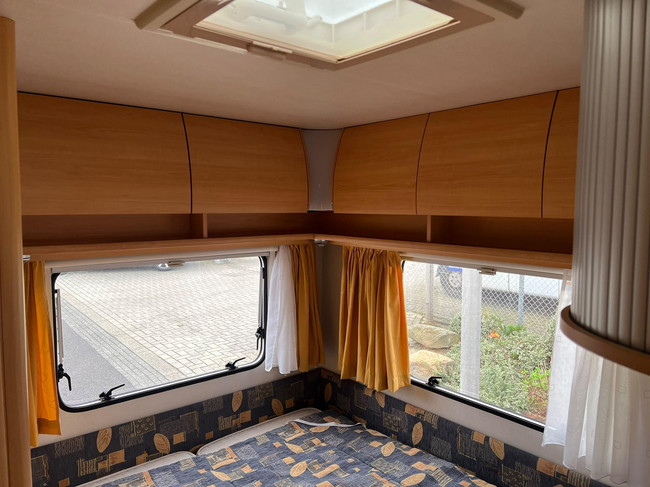 HOME-CAR Racer Spirit 45 | Fietsenrek | Voortent | Fransbed | Kachel | Dinnete foto: 19