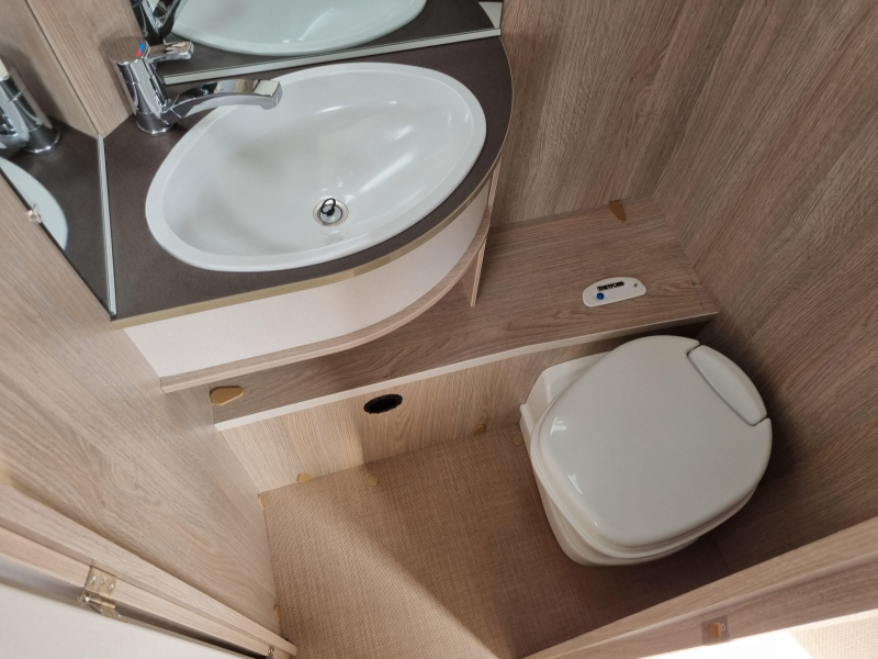 Bürstner Premio Life 480 TL - Enkele bedden -  foto: 18