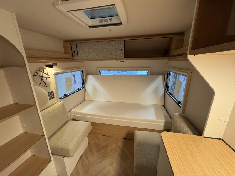 LMC E:dero 470K Openslaand voorraam  foto: 16