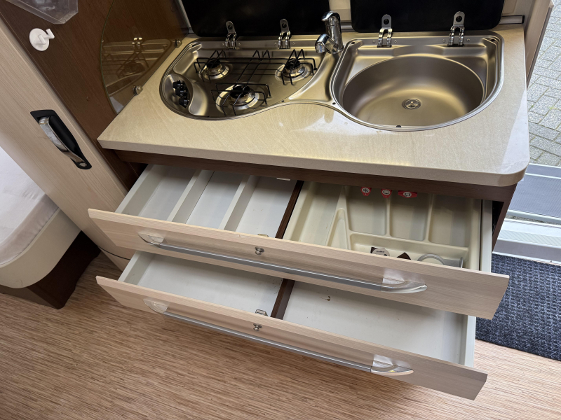 Hobby Prestige 495 UL 2 BEDDEN MOVER VOORTENT  foto: 8