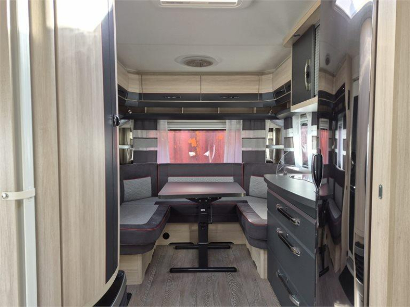 Hobby De Luxe Edition 460 UFE  foto: 10