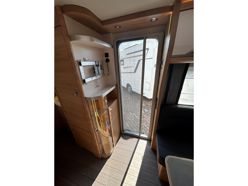 Knaus Sudwind Black Selection 450 FU Tijdelijk Voordeelpakket  foto: 12