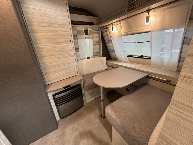 Dethleffs C'Joy 460 LE fietsendrager  foto: 9