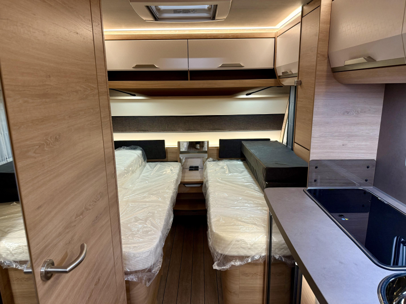 Knaus Sudwind Black Selection 460 EU Zomer Airco Actie!  foto: 5