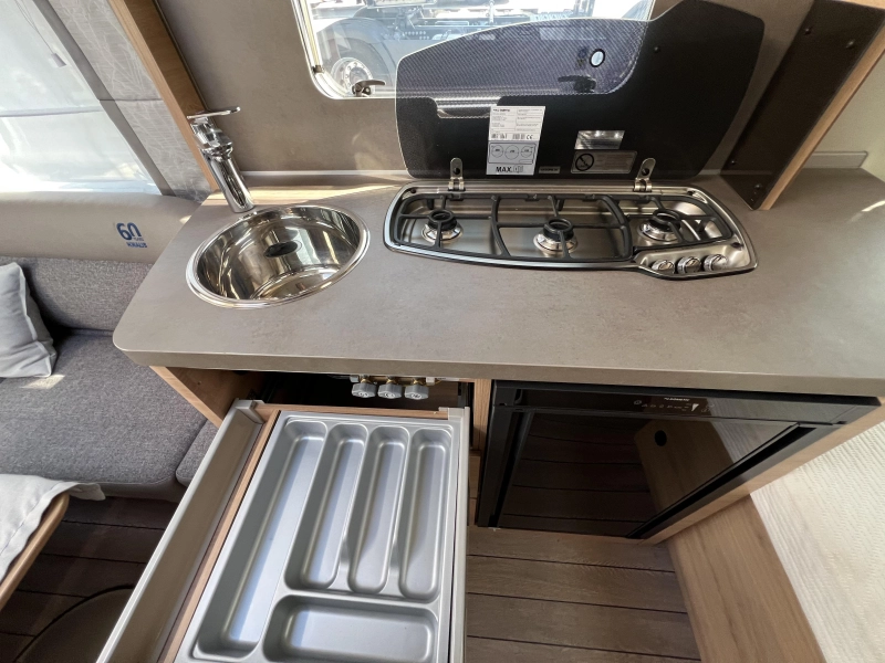 Knaus Sudwind 60 Years 450 FU voortent audioinstallatie  foto: 7