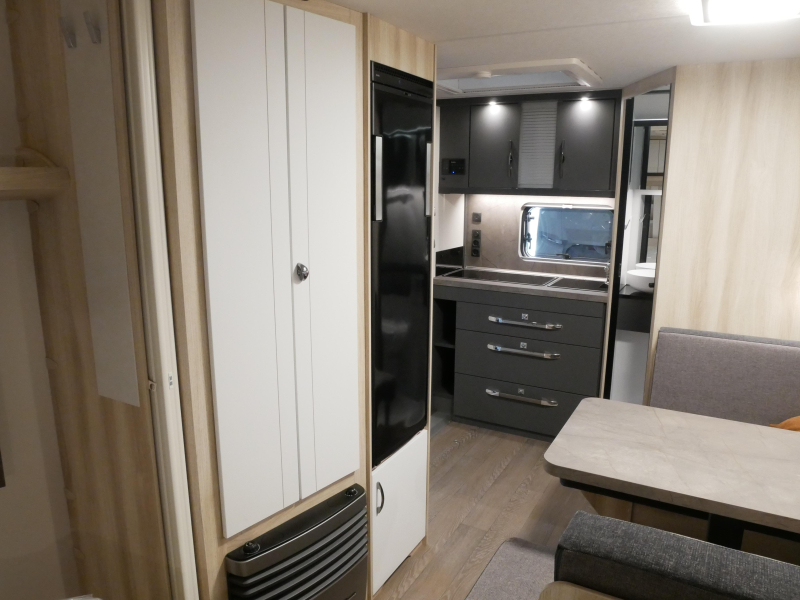 Hobby De Luxe 460 SFF Model 2027  foto: 14