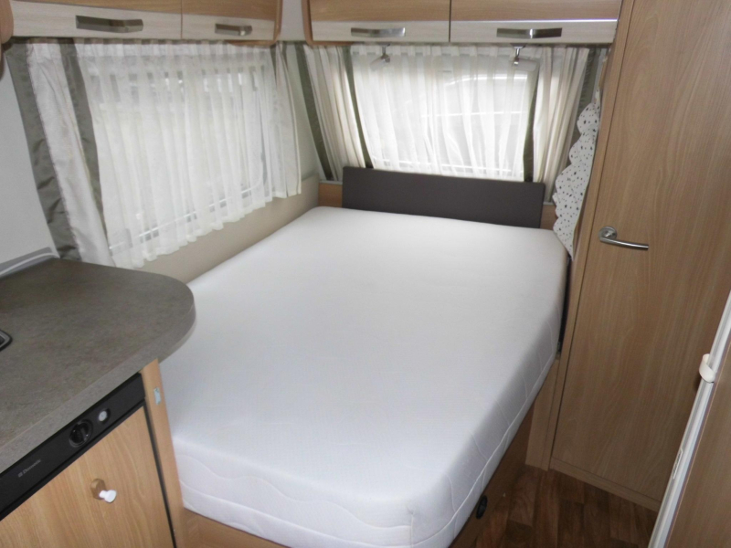 Knaus Sudwind 450 FU Mover en cassetteluifel!  foto: 3