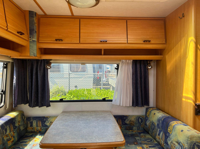 LMC 450 | Fietsenrek | Half Automatische Mover | Dinette | Voortent | Kachel foto: 8