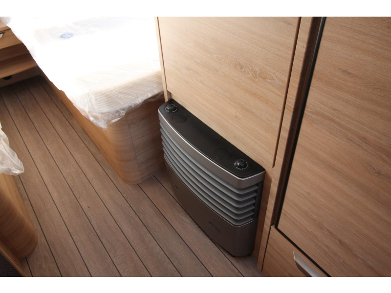 Knaus Sudwind Black Selection 540 UE Panoramaraam + Enkelbed  foto: 14
