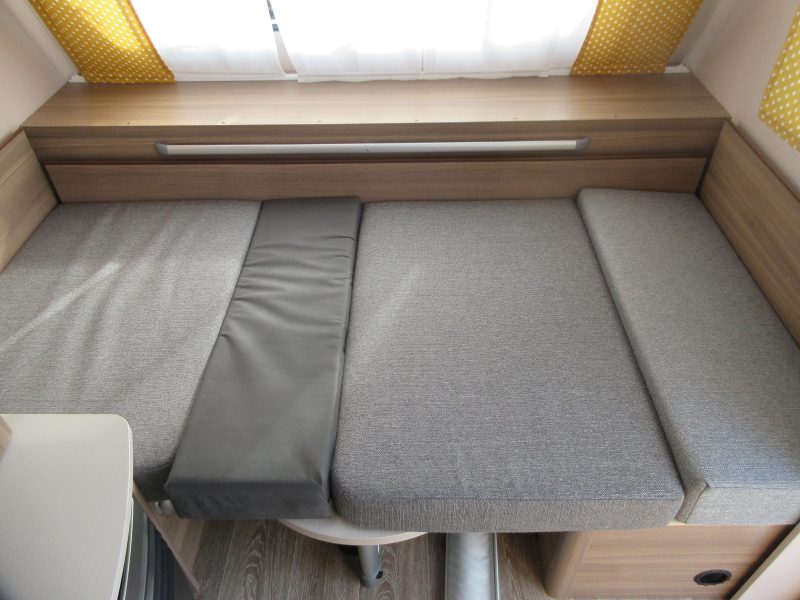 Dethleffs C'Joy Active 460 LE MET MOVER EN VOORTENT  foto: 7