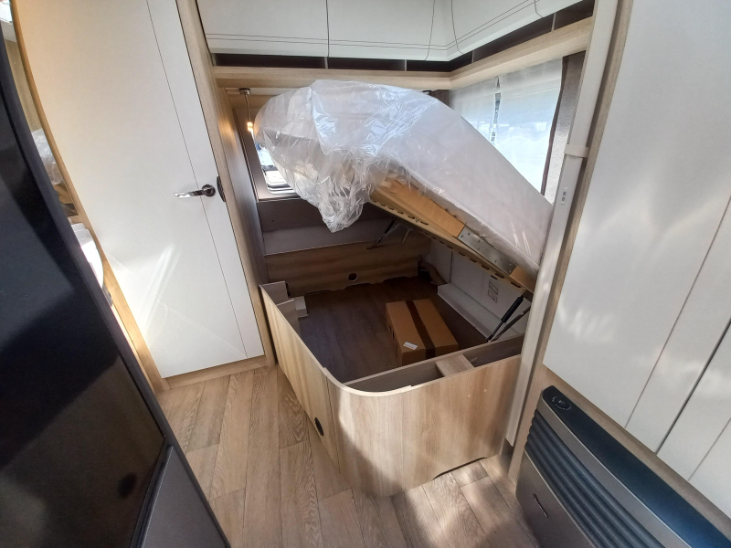 Hobby De Luxe 460 UFE 1500kg  foto: 12