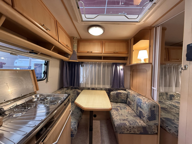 TEC Travel King 390 ATF TREINZIT VASTBED VOORTENT  foto: 19