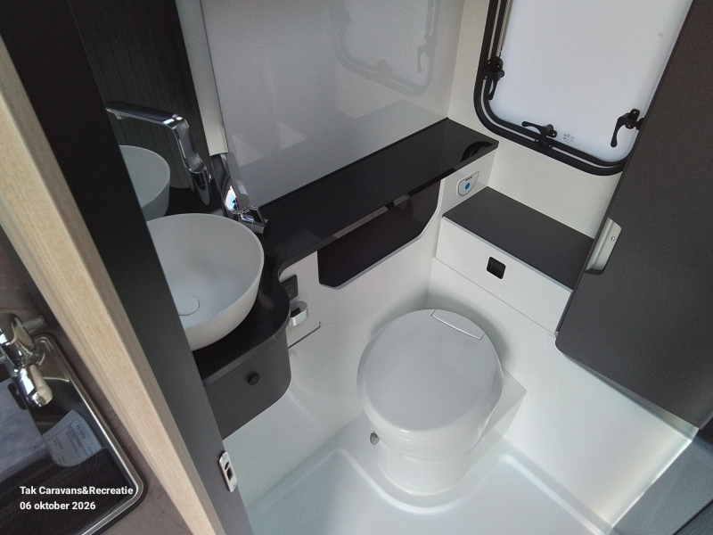 Hobby De Luxe 460 SFF Model 2027 met queensbed  foto: 7
