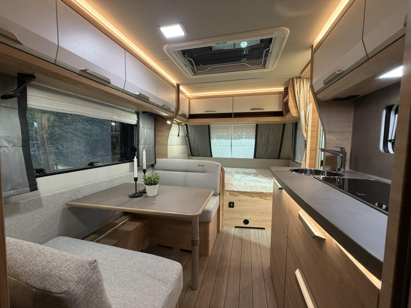 Knaus Sudwind Black Selection 500 QDK stapelbed / dwarsbed  foto: 16