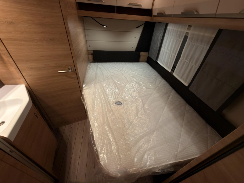 Knaus Sudwind Black Selection 500 FU 1800KG+vloer+Fransbed  foto: 10
