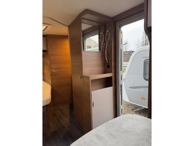 Knaus Sport 450 FU fransbed zakluifel  foto: 13