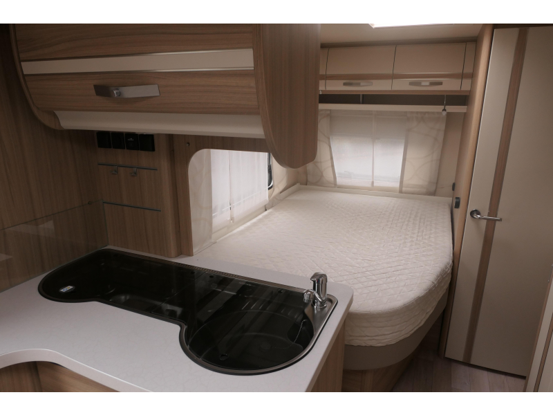Fendt Bianco Activ 495 SFE Ruime caravan  foto: 5