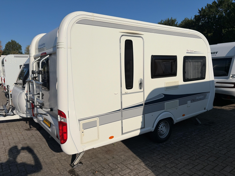 Hobby De Luxe 400 SF Voortent/Fietsdrager  foto: 1