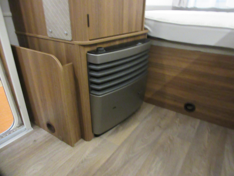 Eriba Touring 310 Smal, licht, toch ruim !  foto: 7