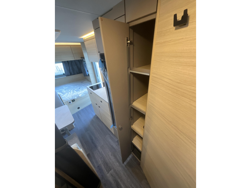 Weinsberg CaraLife 500 QDK STAPELBED-AIRCO  foto: 11