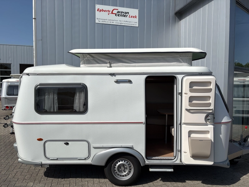 Eriba Touring Triton 418 Fietsendrager/Luifel  foto: 2